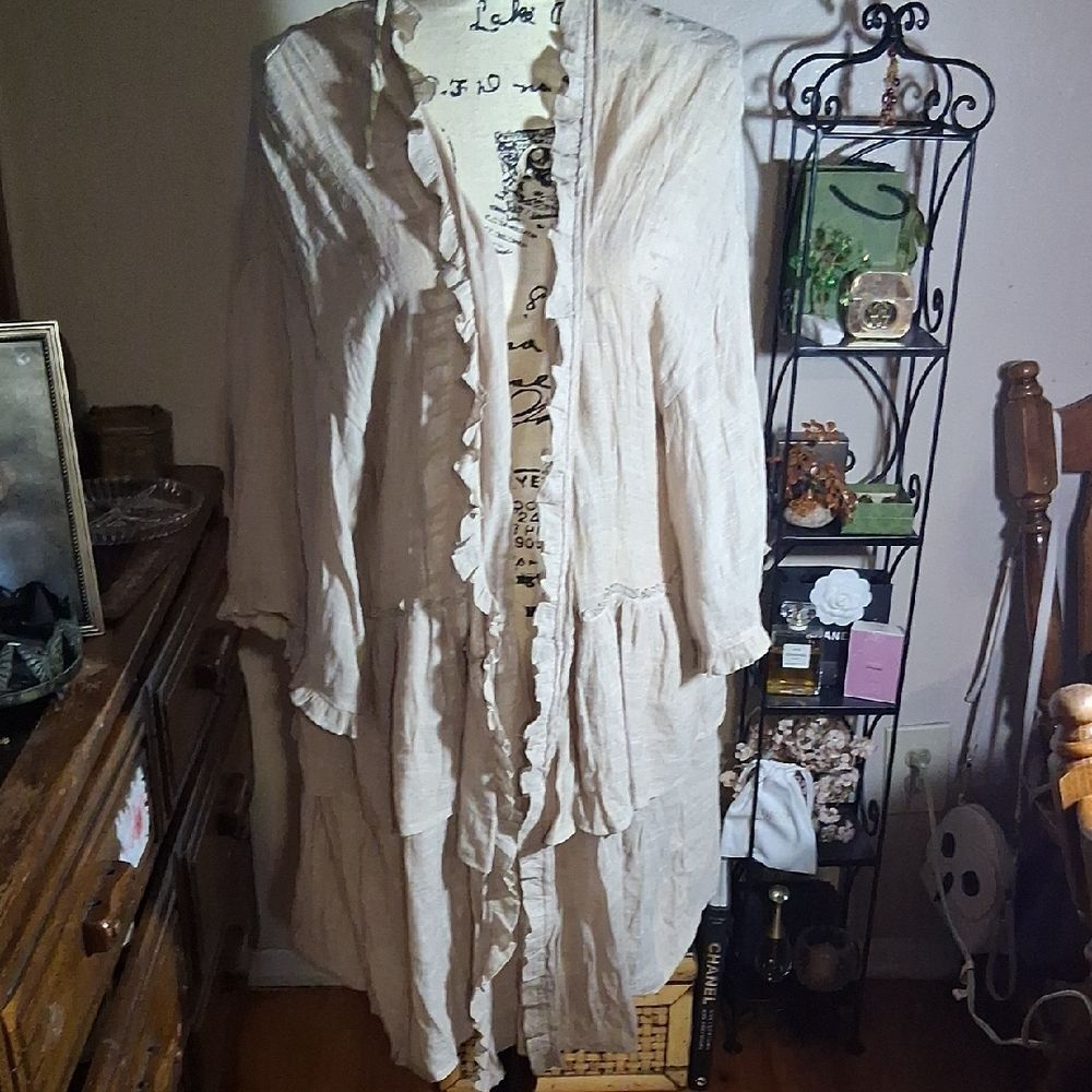 Easel Women's Cream Ruffled Light Jacket Duster Size Large